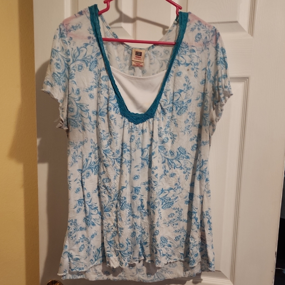 Faded Glory Floral Blouse Blue and White